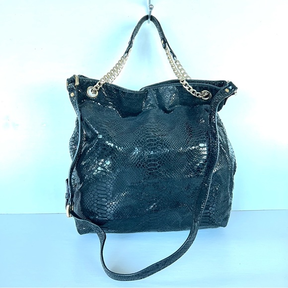 ♦️SOLD♦️MICHAEL KORS Jet Black Snake Python Embossed Patent Leather Shoulder Bag - Picture 2 of 15